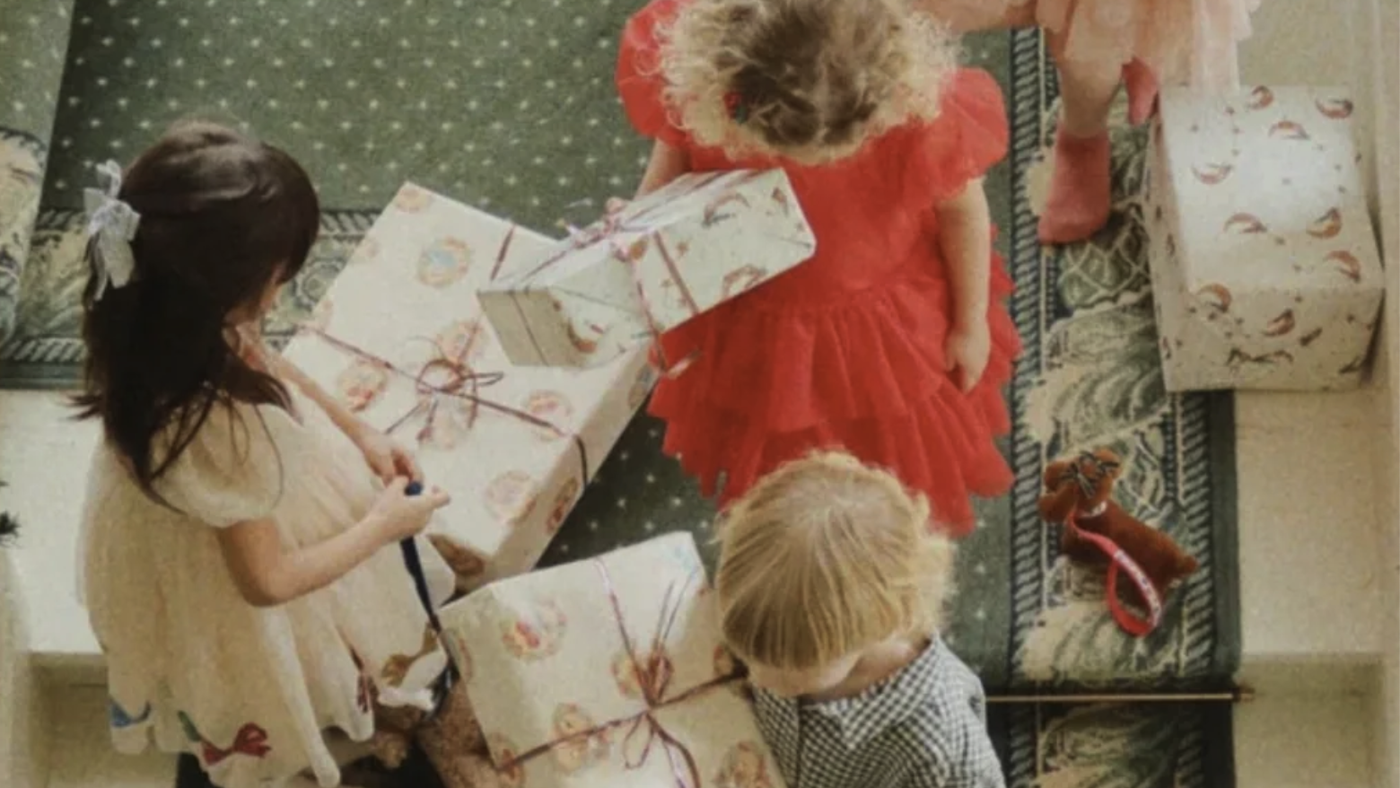 Christmas Gift Capsule