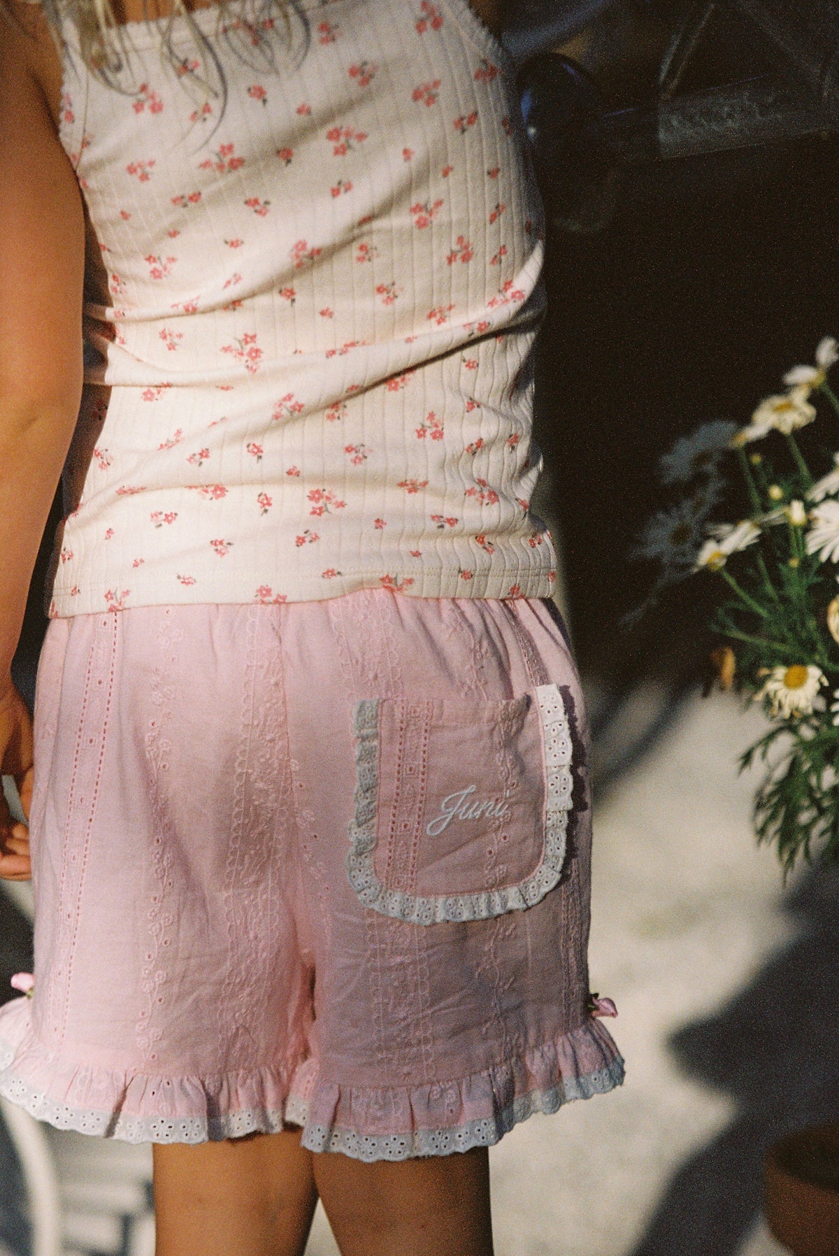 Juni Eloise Short in Pink