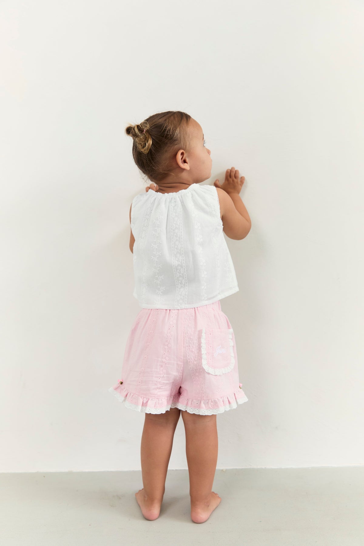 Juni Eloise Short in Pink