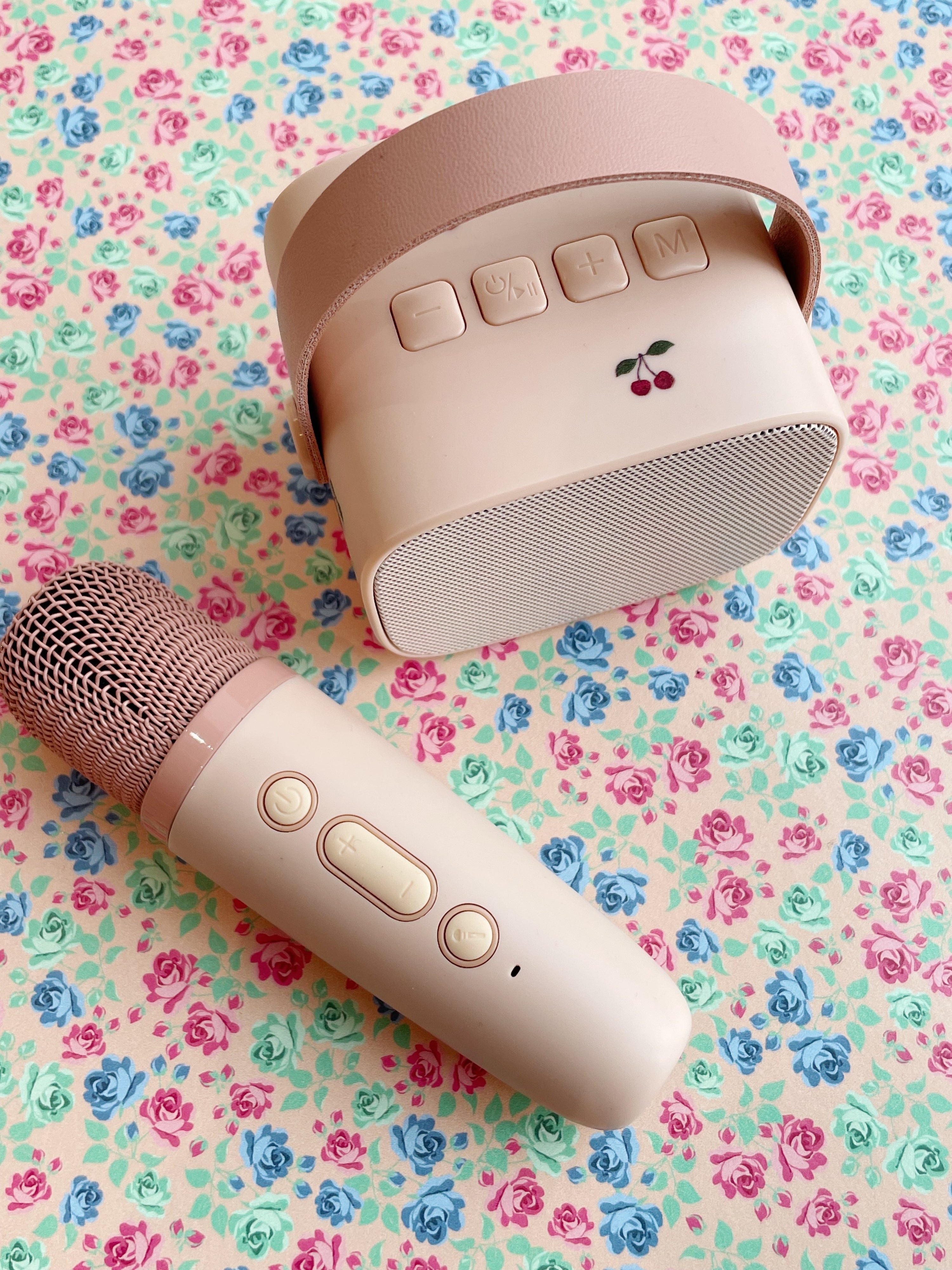 Konges Slojd Karaoke Kit | Cherry