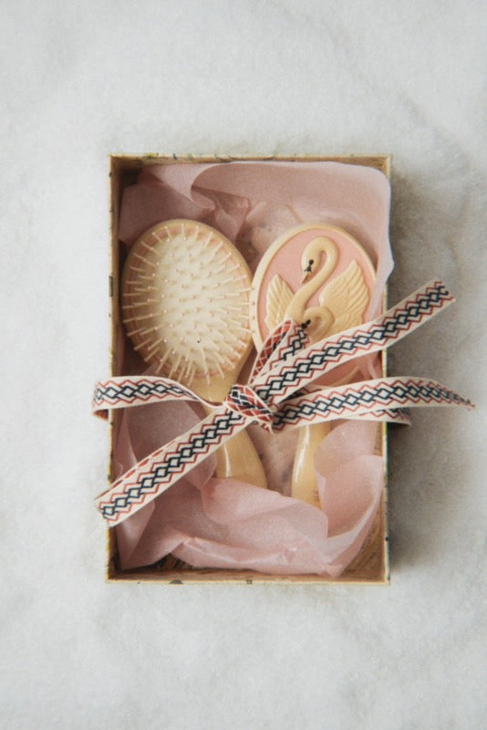 Konges Slojd Swan Beauty Set