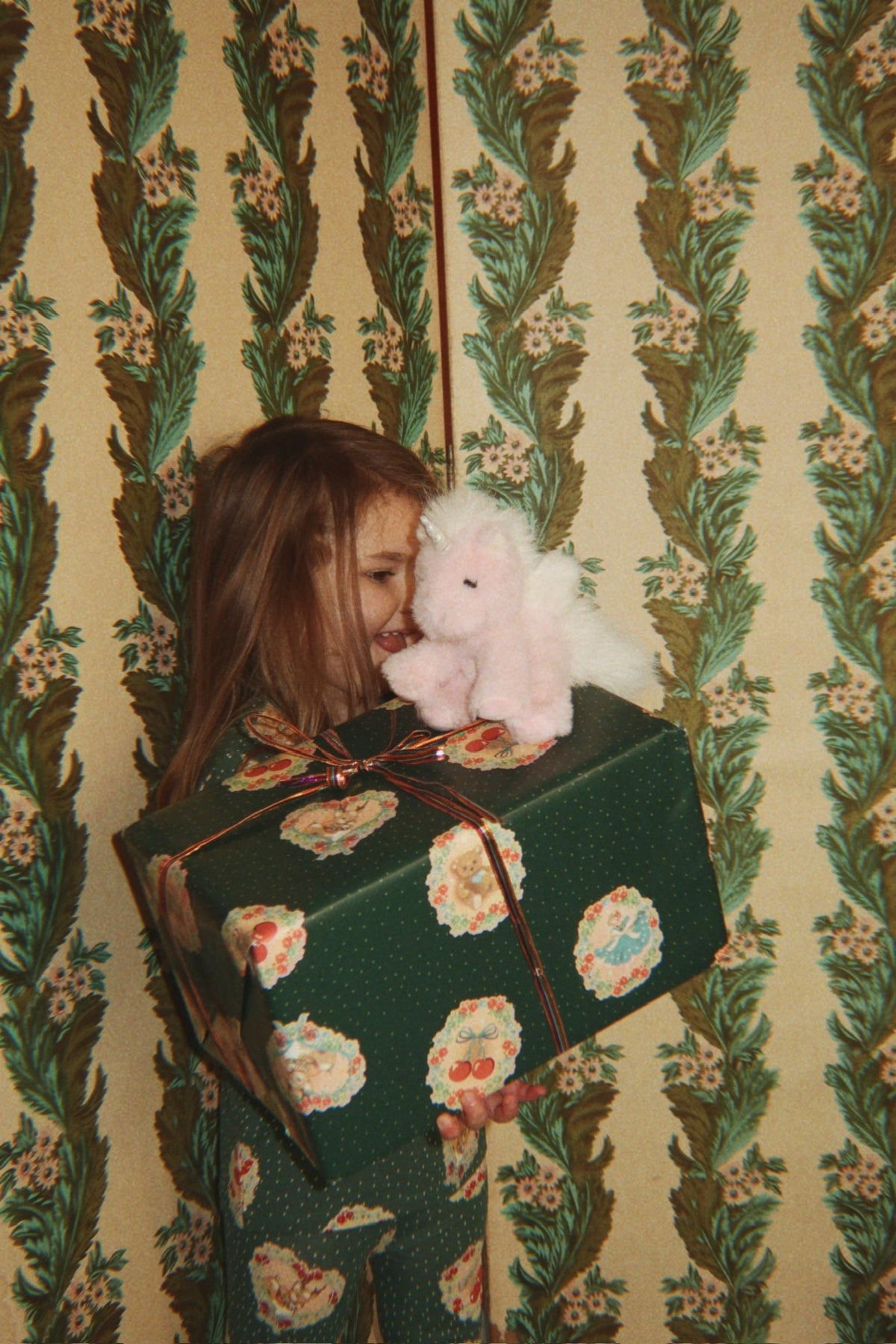 Christmas gift wrapping in Konges Sløjd Deer Diary green paper
